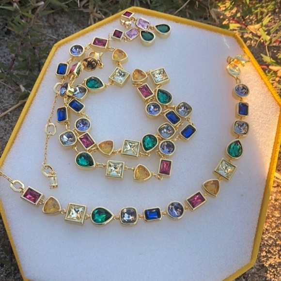 - Gorgeous gold plated multicolor Swarovski elements necklace - not swan stamped - Picture 5 of 15